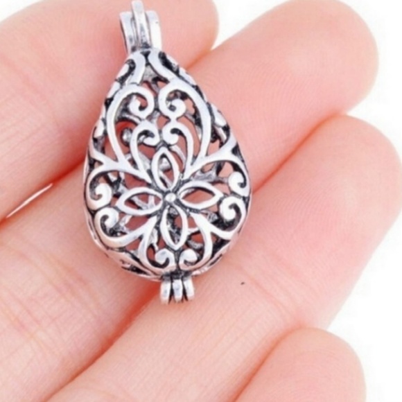 Glow in the Dark Filigree Locket Necklace - Picture 2 of 5